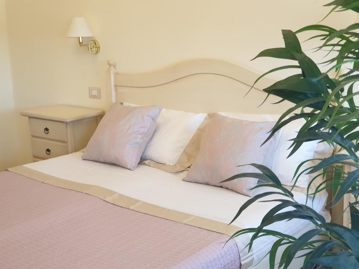 סאסארי Il Castello Guest House מראה חיצוני תמונה