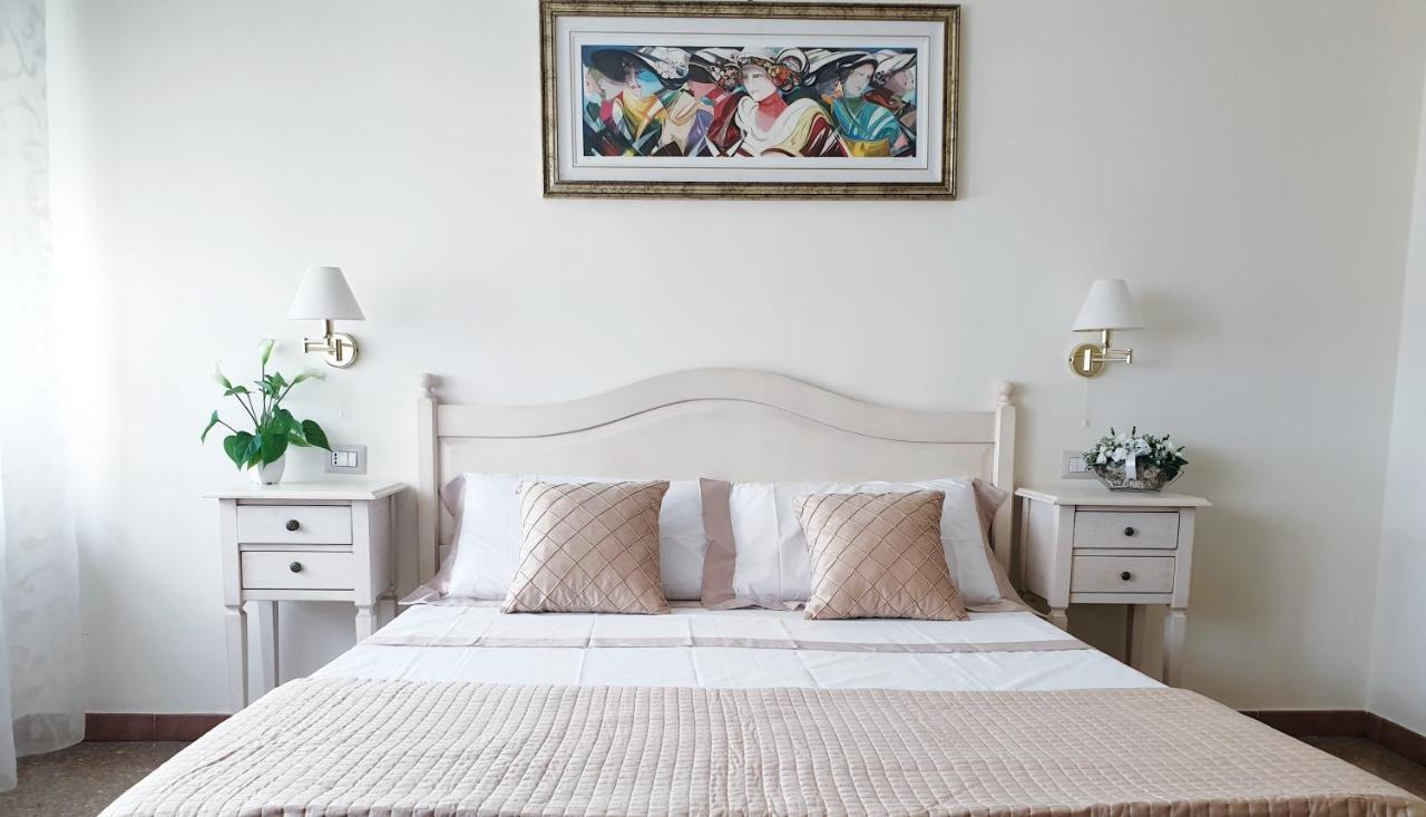 סאסארי Il Castello Guest House מראה חיצוני תמונה